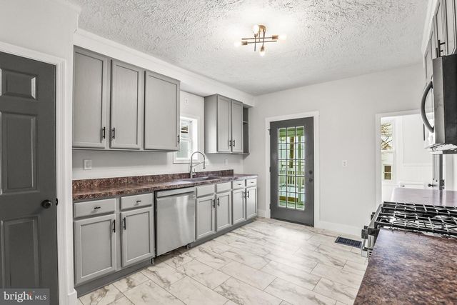 145 N MAIN ST, Spring Grove, PA 17362