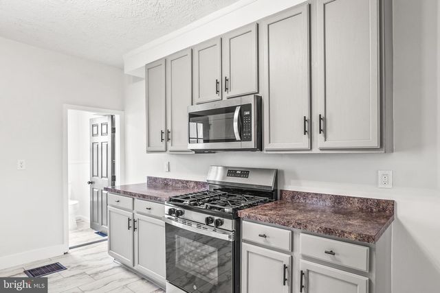 145 N MAIN ST, Spring Grove, PA 17362