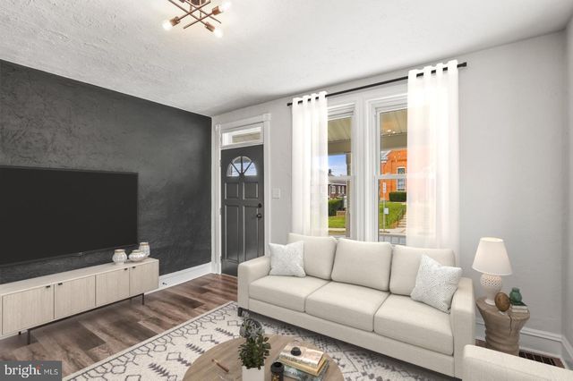 145 N MAIN ST, Spring Grove, PA 17362