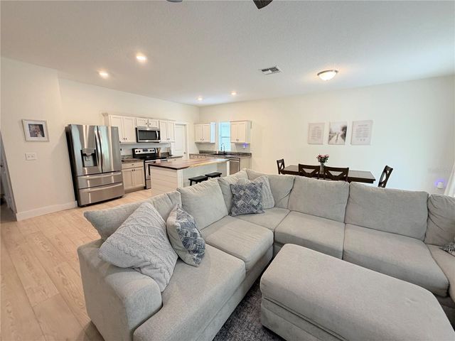 15631 MERLIN AVENUE, Mascotte, FL 34753