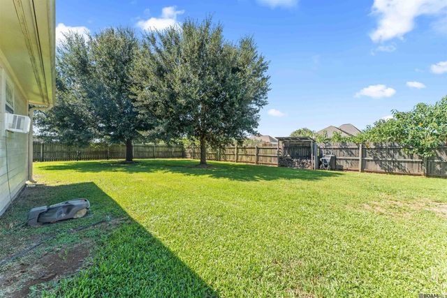 6685 Windwood Dr, Zachary, LA 70791