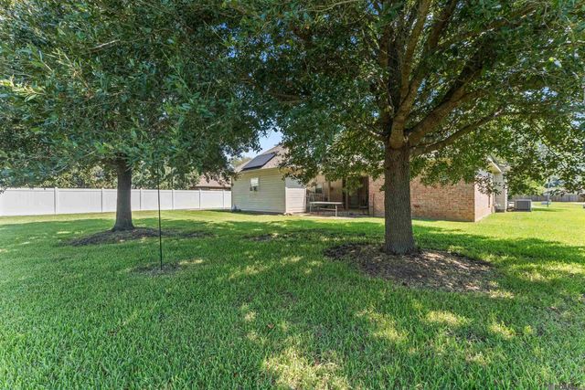 6685 Windwood Dr, Zachary, LA 70791