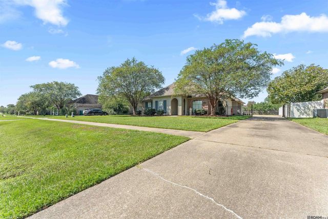 6685 Windwood Dr, Zachary, LA 70791