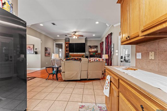 6685 Windwood Dr, Zachary, LA 70791