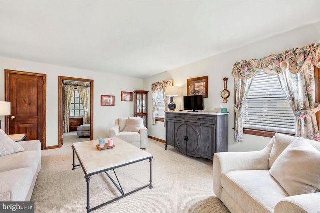 546 ARLINGTON AVE, Folsom, PA 19033