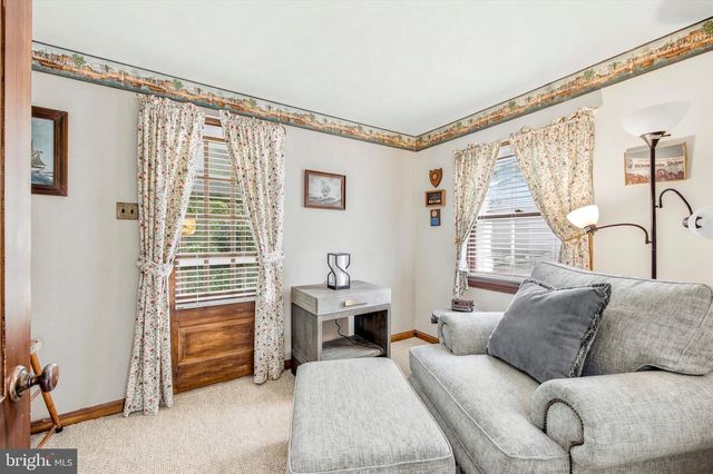 546 ARLINGTON AVE, Folsom, PA 19033