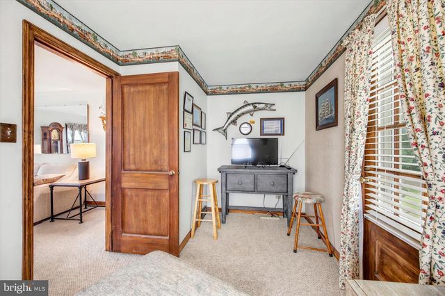 546 ARLINGTON AVE, Folsom, PA 19033