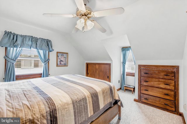 546 ARLINGTON AVE, Folsom, PA 19033