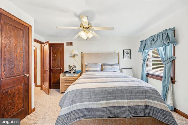 546 ARLINGTON AVE, Folsom, PA 19033