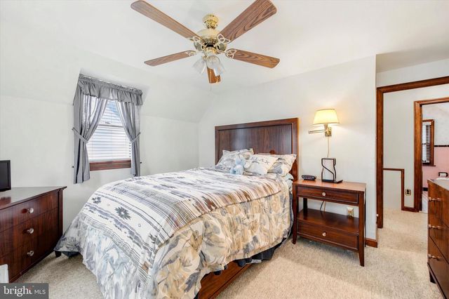 546 ARLINGTON AVE, Folsom, PA 19033