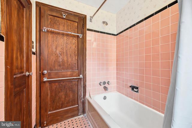 546 ARLINGTON AVE, Folsom, PA 19033