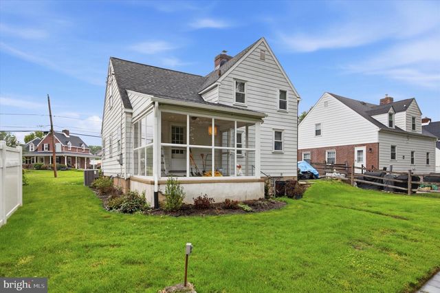 546 ARLINGTON AVE, Folsom, PA 19033