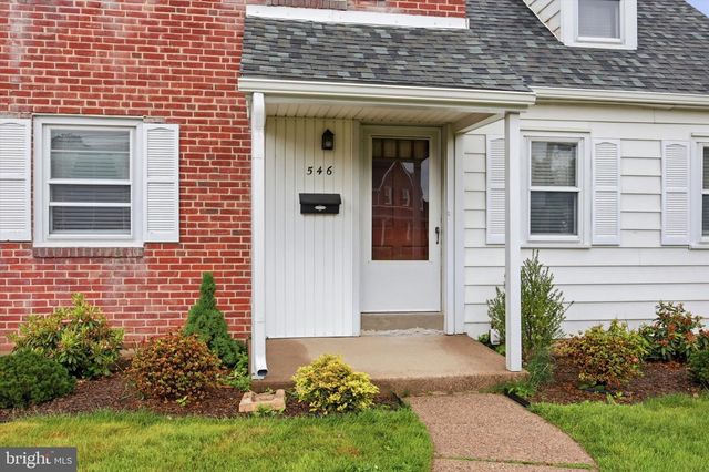 546 ARLINGTON AVE, Folsom, PA 19033