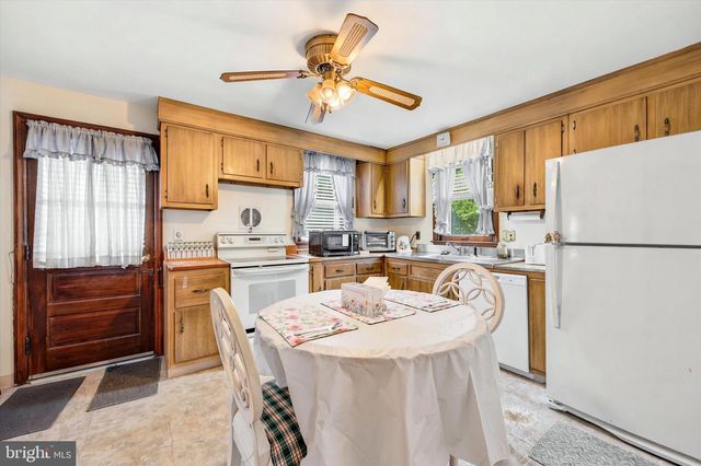 546 ARLINGTON AVE, Folsom, PA 19033