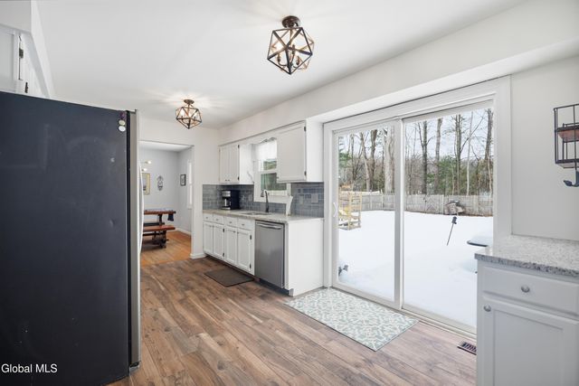 32 Friar Tuck Way, Saratoga Springs, NY 12866