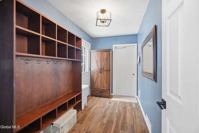 32 Friar Tuck Way, Saratoga Springs, NY 12866