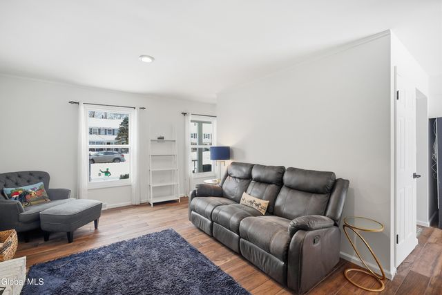 32 Friar Tuck Way, Saratoga Springs, NY 12866