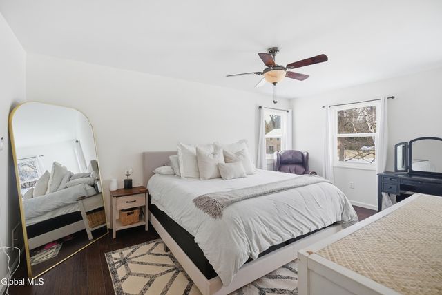 32 Friar Tuck Way, Saratoga Springs, NY 12866