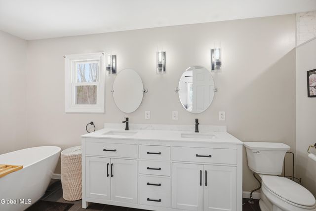 32 Friar Tuck Way, Saratoga Springs, NY 12866