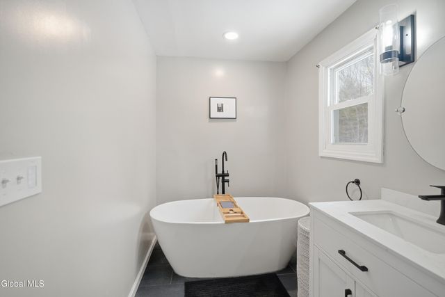 32 Friar Tuck Way, Saratoga Springs, NY 12866