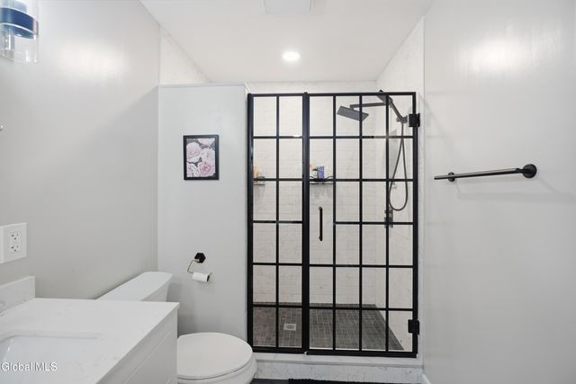 32 Friar Tuck Way, Saratoga Springs, NY 12866