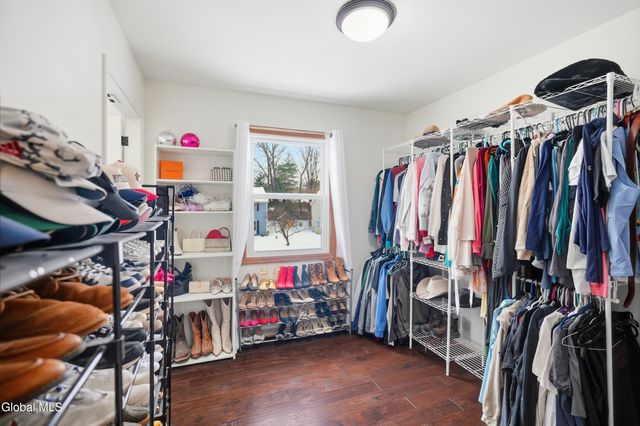 32 Friar Tuck Way, Saratoga Springs, NY 12866