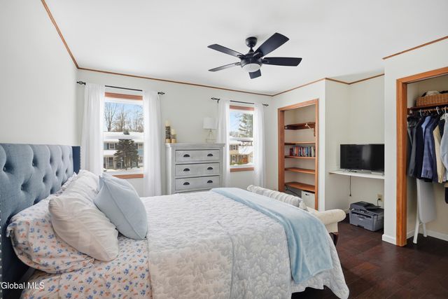 32 Friar Tuck Way, Saratoga Springs, NY 12866