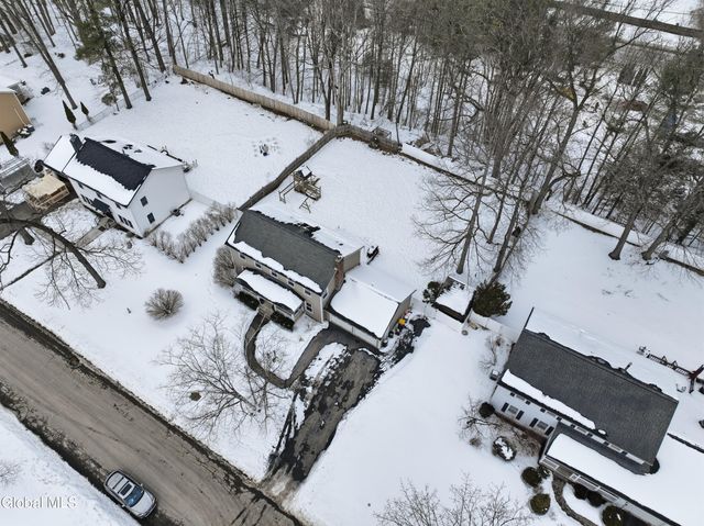 32 Friar Tuck Way, Saratoga Springs, NY 12866