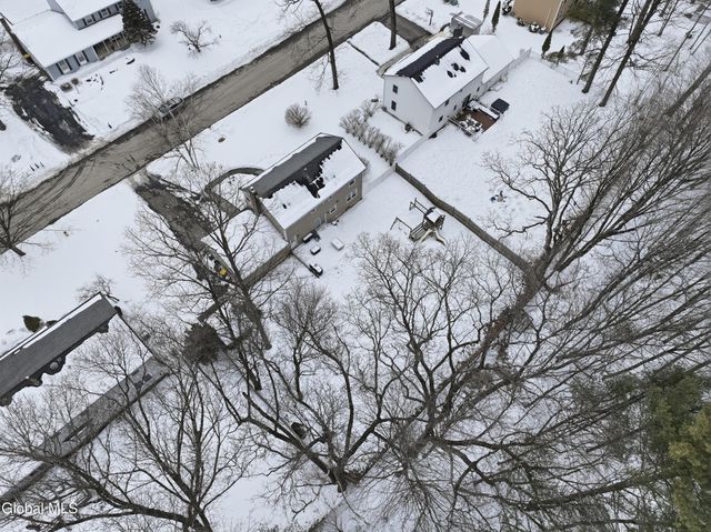 32 Friar Tuck Way, Saratoga Springs, NY 12866