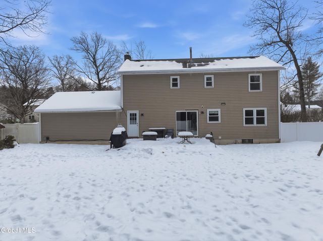 32 Friar Tuck Way, Saratoga Springs, NY 12866