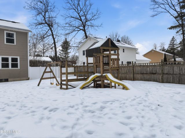 32 Friar Tuck Way, Saratoga Springs, NY 12866