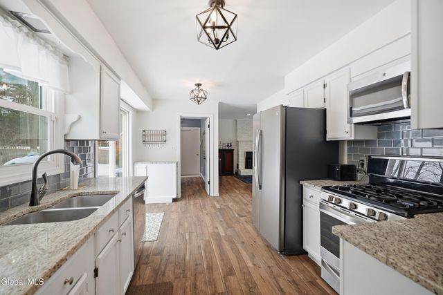 32 Friar Tuck Way, Saratoga Springs, NY 12866