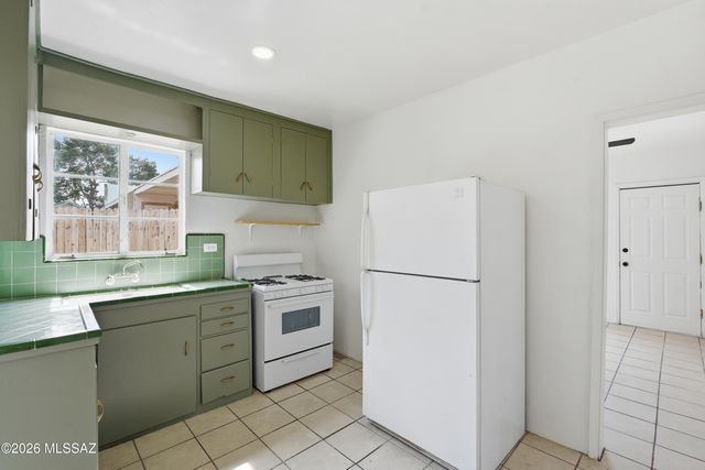 1432 N Columbus Boulevard, Tucson, AZ 85712