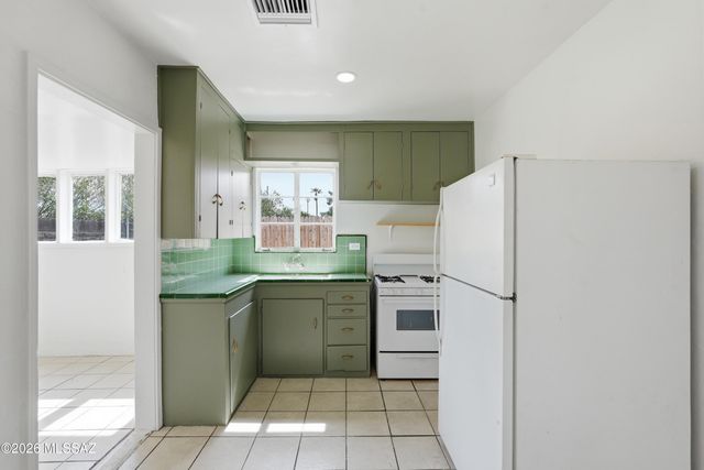 1432 N Columbus Boulevard, Tucson, AZ 85712