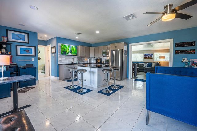 5760 3RD AVENUE N, St Petersburg, FL 33710