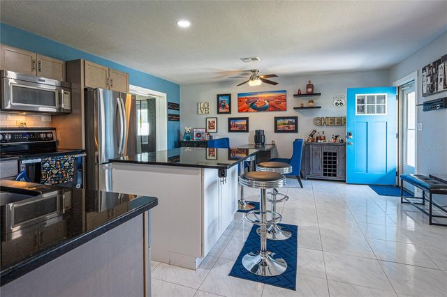 5760 3RD AVENUE N, St Petersburg, FL 33710