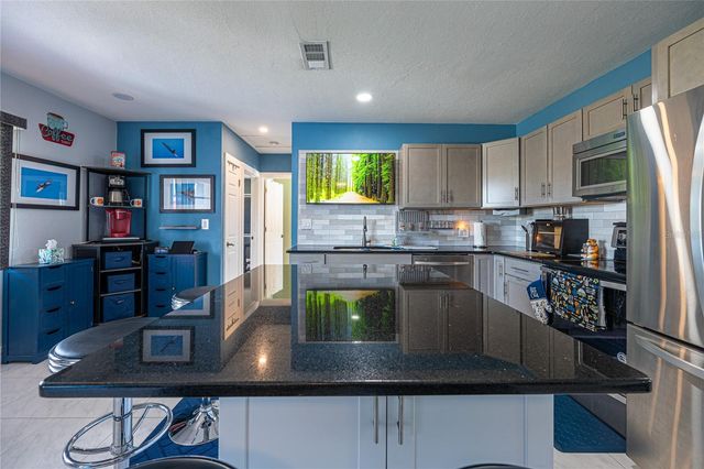 5760 3RD AVENUE N, St Petersburg, FL 33710