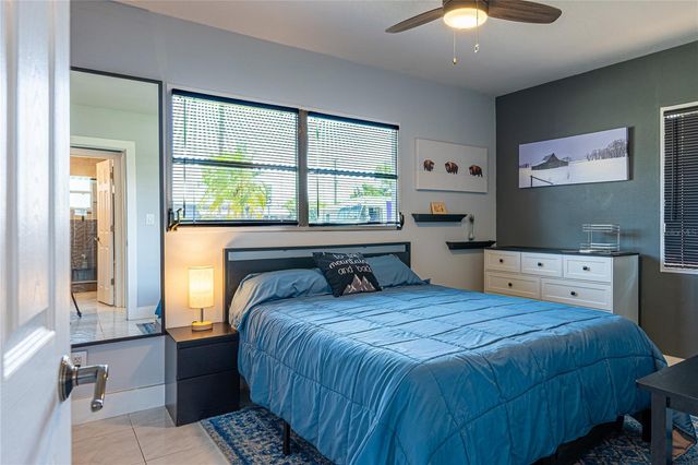 5760 3RD AVENUE N, St Petersburg, FL 33710