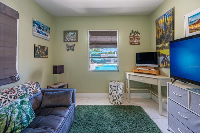 5760 3RD AVENUE N, St Petersburg, FL 33710