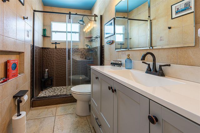5760 3RD AVENUE N, St Petersburg, FL 33710