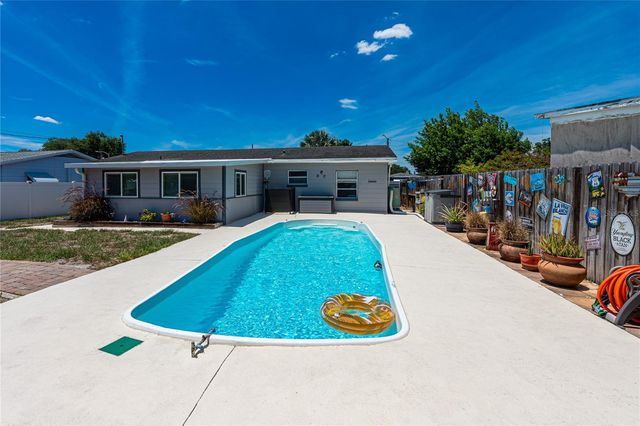 5760 3RD AVENUE N, St Petersburg, FL 33710