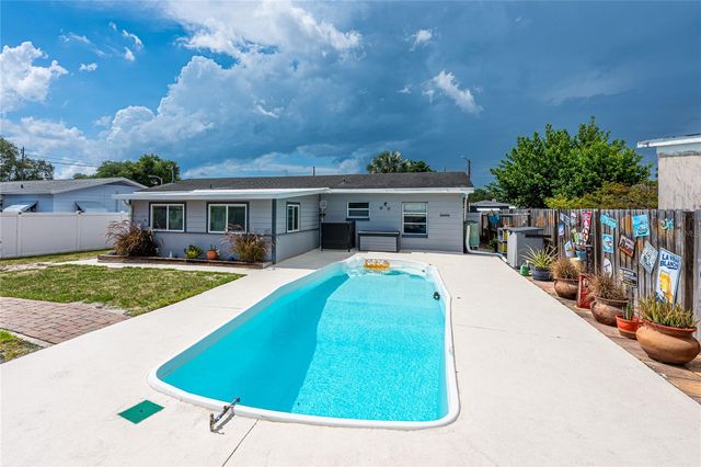 5760 3RD AVENUE N, St Petersburg, FL 33710