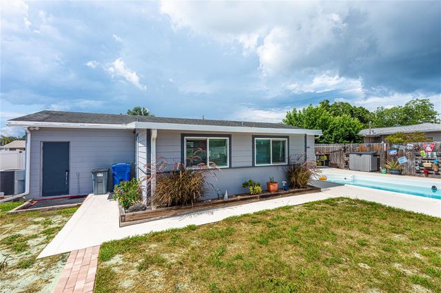 5760 3RD AVENUE N, St Petersburg, FL 33710