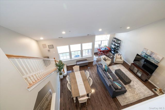 50 Wexford Lane, Oceanside, NY 11572