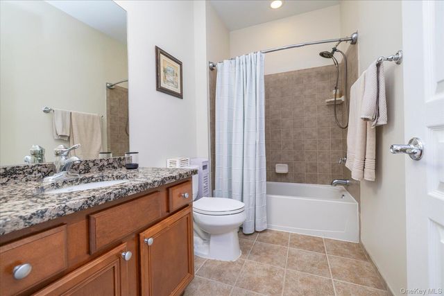 50 Wexford Lane, Oceanside, NY 11572