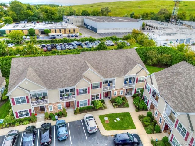50 Wexford Lane, Oceanside, NY 11572