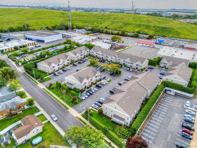 50 Wexford Lane, Oceanside, NY 11572