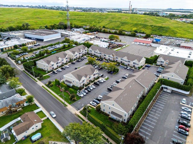 50 Wexford Lane, Oceanside, NY 11572