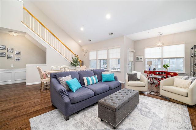 50 Wexford Lane, Oceanside, NY 11572