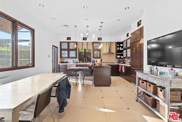 2473 La Condesa Drive, Los Angeles, CA 90049